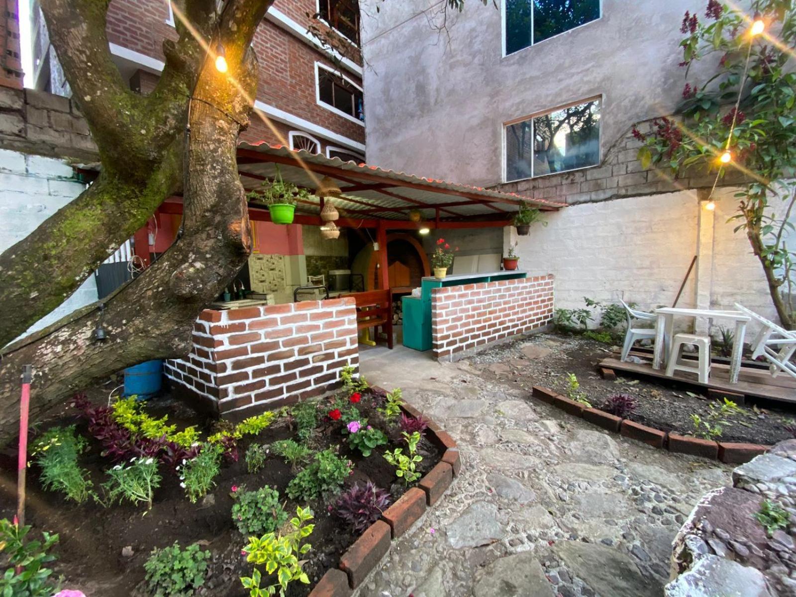 Garden House Hostal Baños Εξωτερικό φωτογραφία