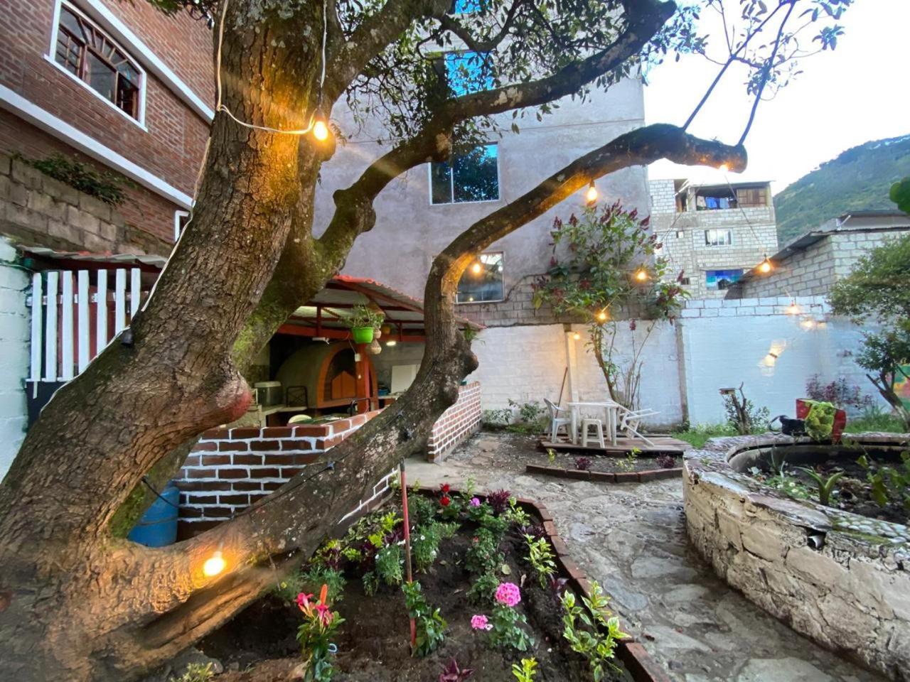 Garden House Hostal Baños Εξωτερικό φωτογραφία