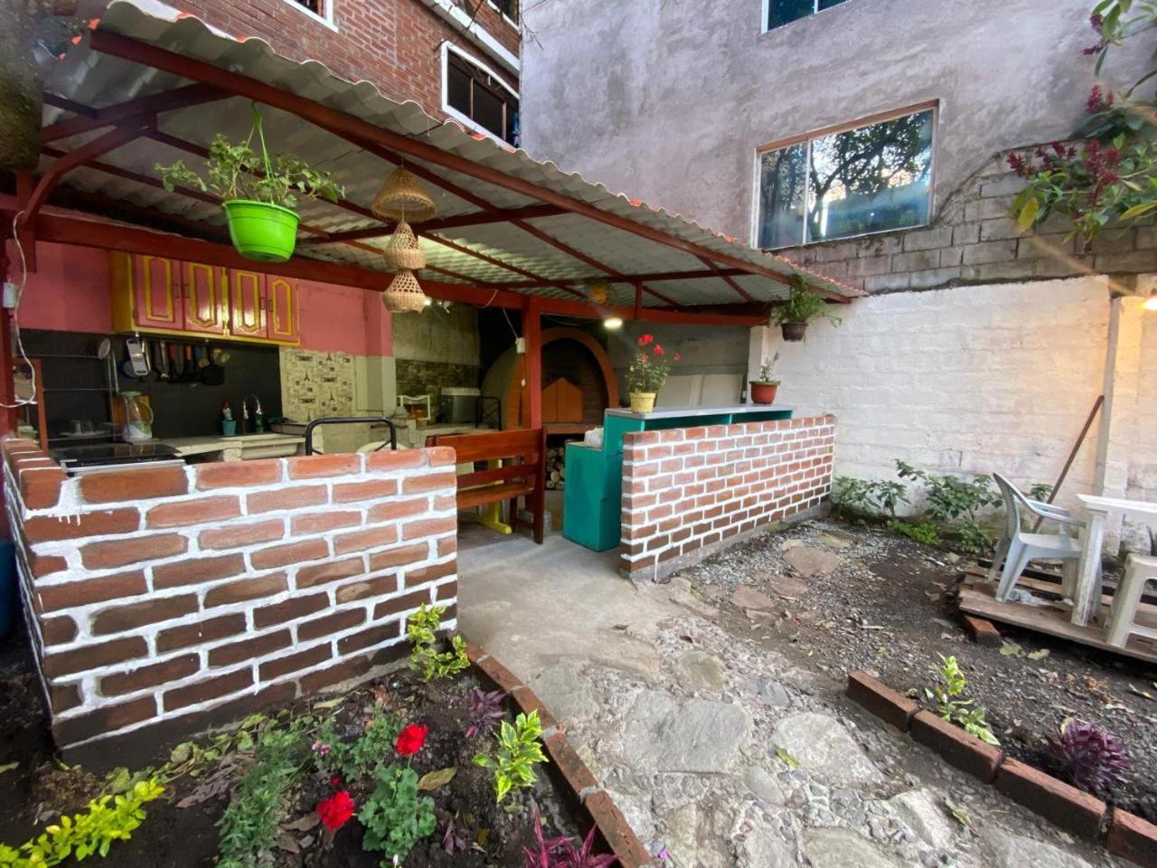 Garden House Hostal Baños Εξωτερικό φωτογραφία